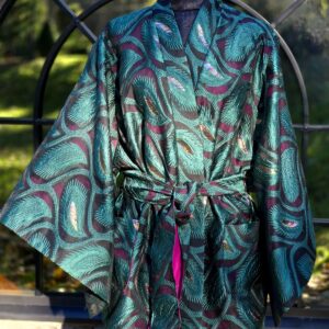 "roheline sulg" kimono d 4 lillakasroosal siidil